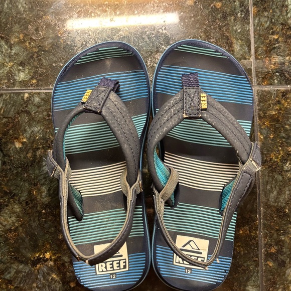 Reef Sandals with Backstrap for Toddler - Picture 3 of 5
